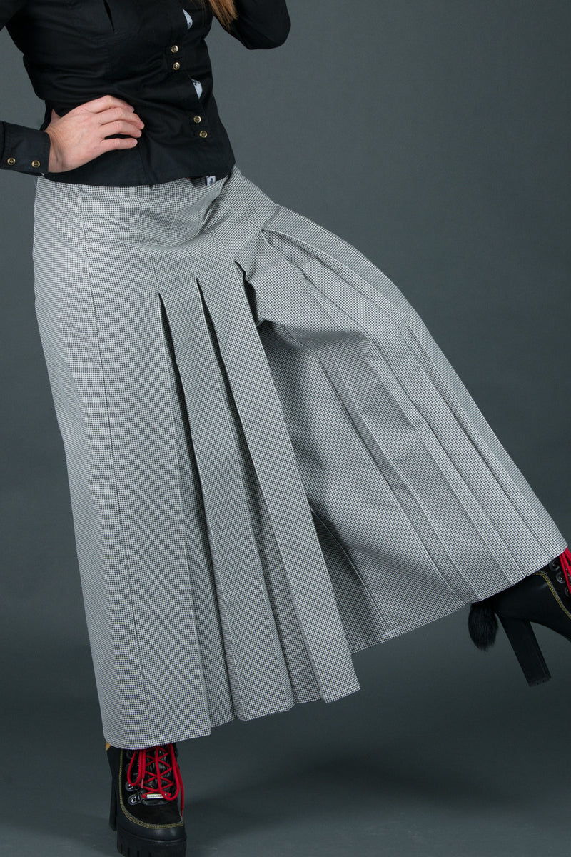 Black and white houndstooth wide-leg pants - front pleats, ankle length and back zip fastening, COLLIN | EUG Fashion #houndstooth