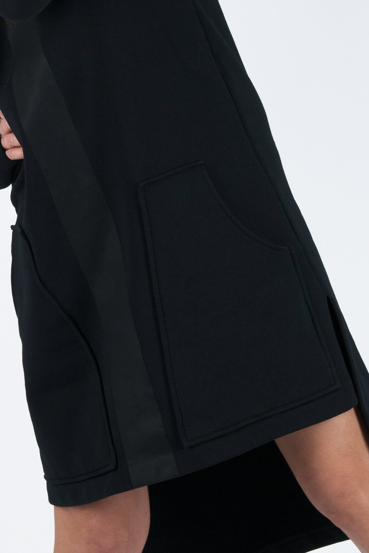 Black wadded cotton sweatshirt dress with Japanese script print and side pockets - casual sporty everyday style, Izabel | EUG Fashion #black
