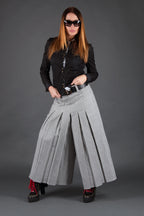 Black and white houndstooth wide-leg pants - front pleats, ankle length and back zip fastening, COLLIN | EUG Fashion #houndstooth