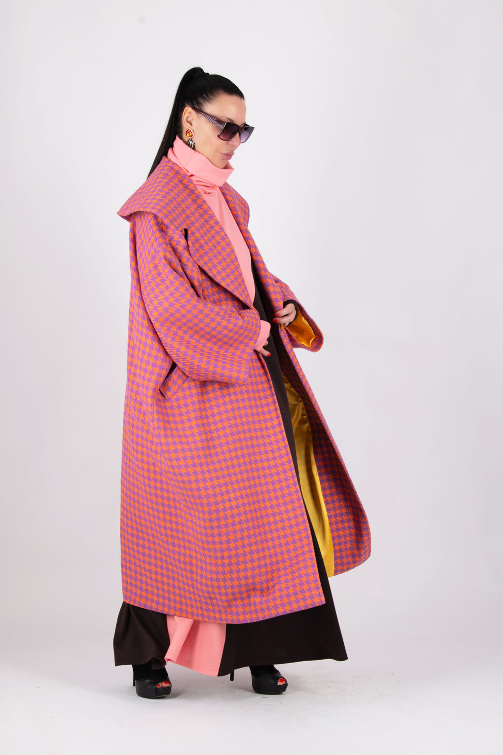 Pink-orange houndstooth cape coat with contrasting lining and wide sleeves - loose silhouette, Siri | EUG Fashion