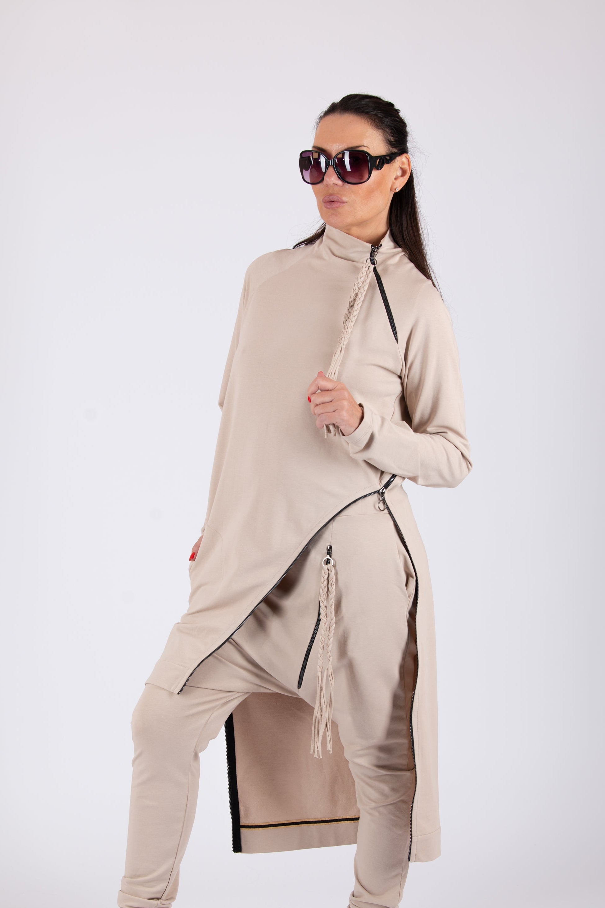 beige_tracksuit_for woman