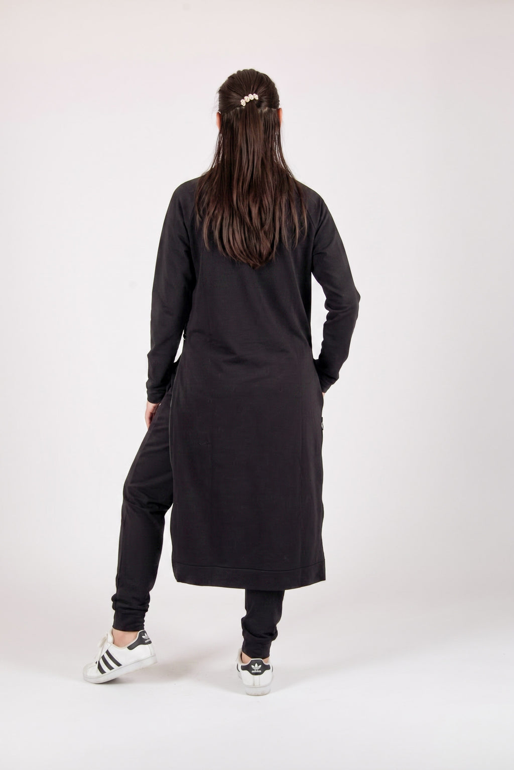 black-sweatshirt
