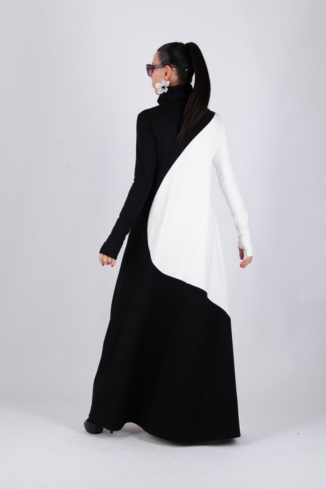 Black and white A-line punto milano dress Vivian - EUG Fashion 
