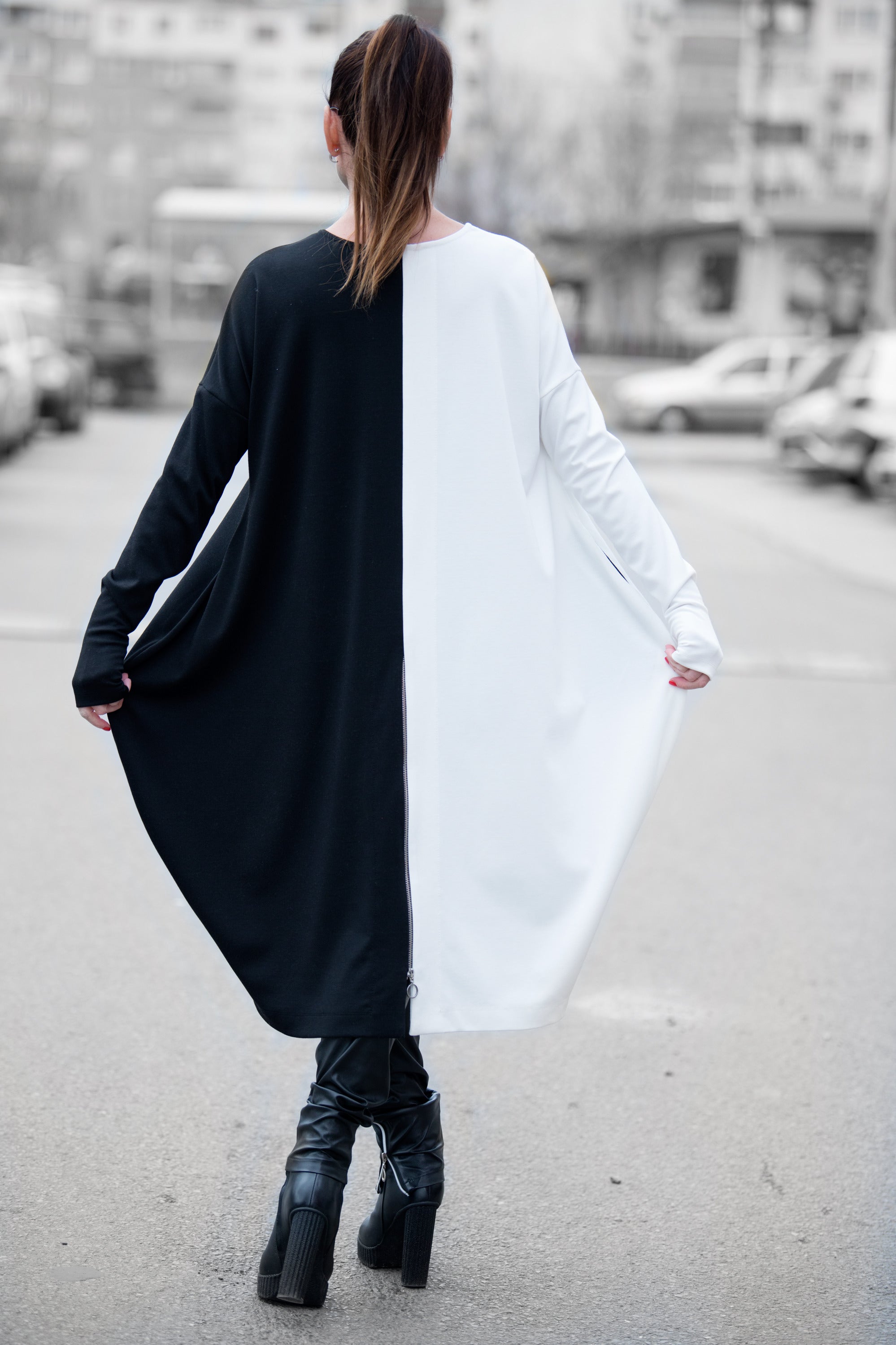 Black and white two-tone punto milano barrel dress Tamara - EUG Fashion 