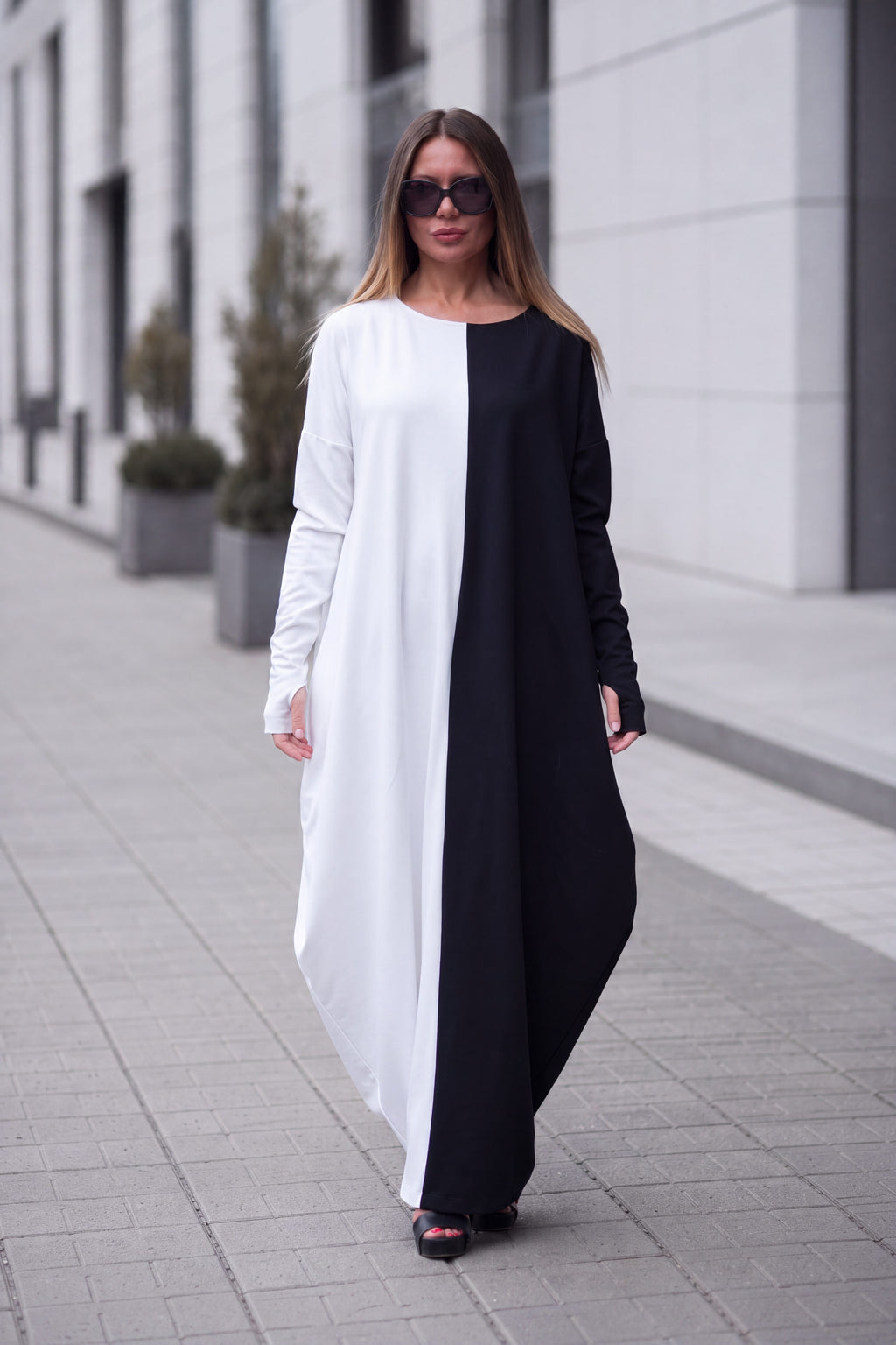 Black and white two-tone punto milano maxi dress Wendy - EUG Fashion 
