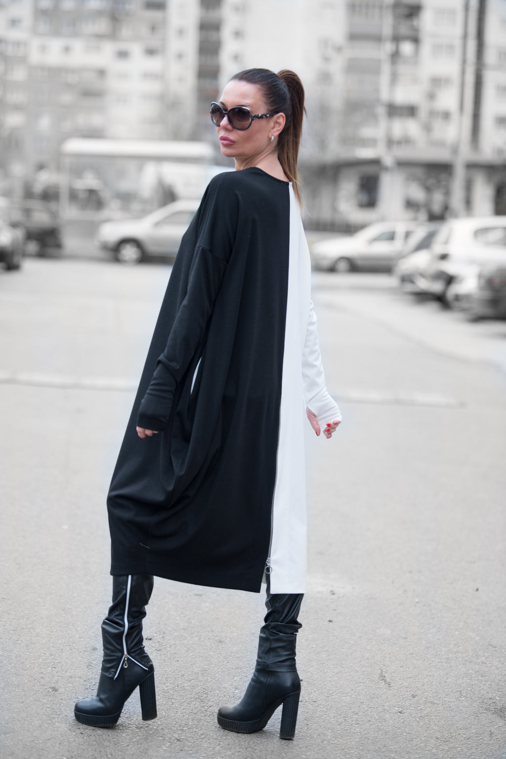 Black and white two-tone punto milano barrel dress Tamara - EUG Fashion 