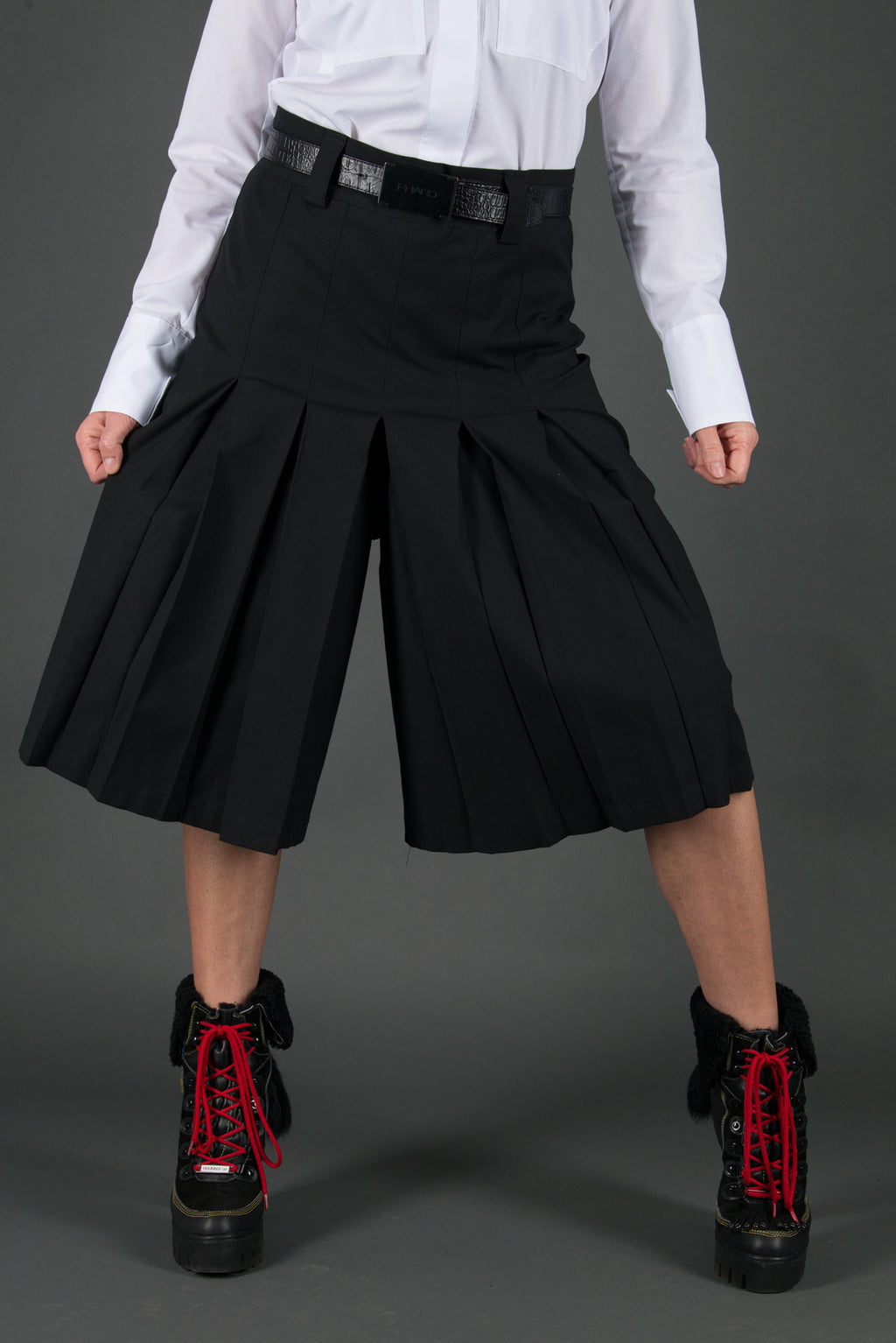 Black wide-leg pants - below-knee length, deep front pleats, dense cotton, Colo | EUG Fashion #black⠋