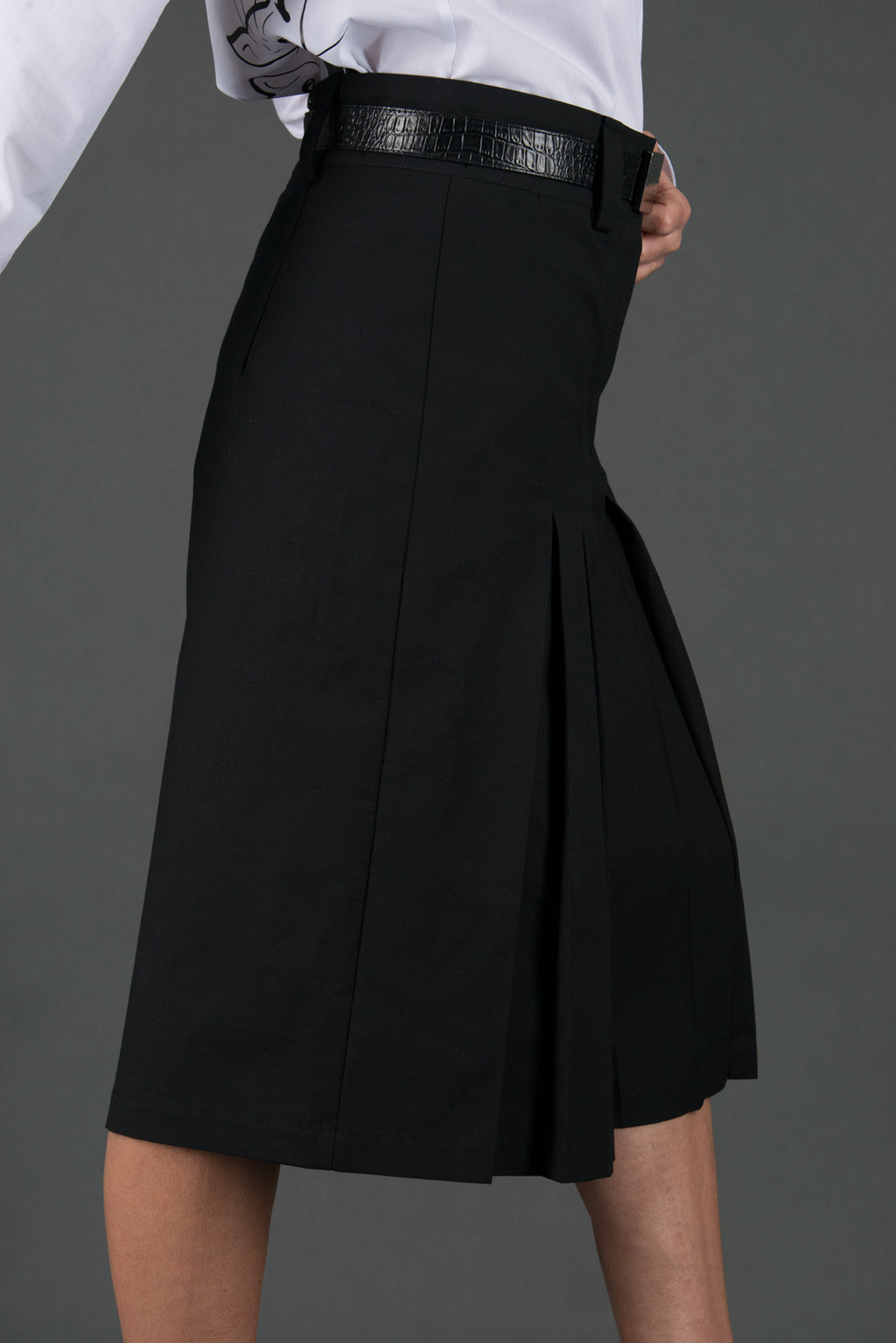 Black wide-leg pants - below-knee length, deep front pleats, dense cotton, Colo | EUG Fashion #black⠋