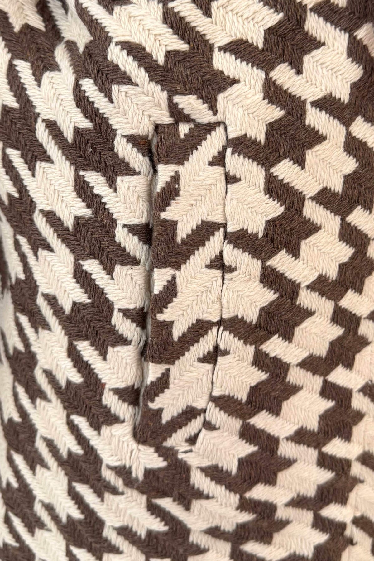 Brown houndstooth wool coat with shawl collar and waist belt - long silhouette, no lining, Ofelia | EUG Fashion #brown
