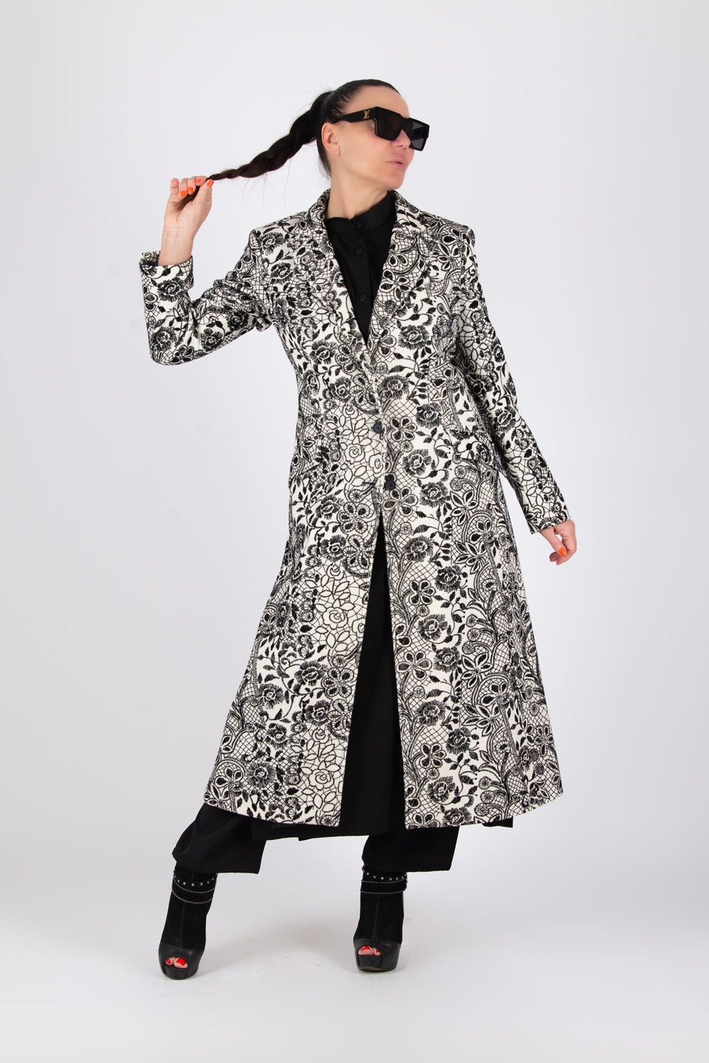 Off-white embroidered wool coat Astela with blue lining and notched lapel - EUG Fashion #off-white
