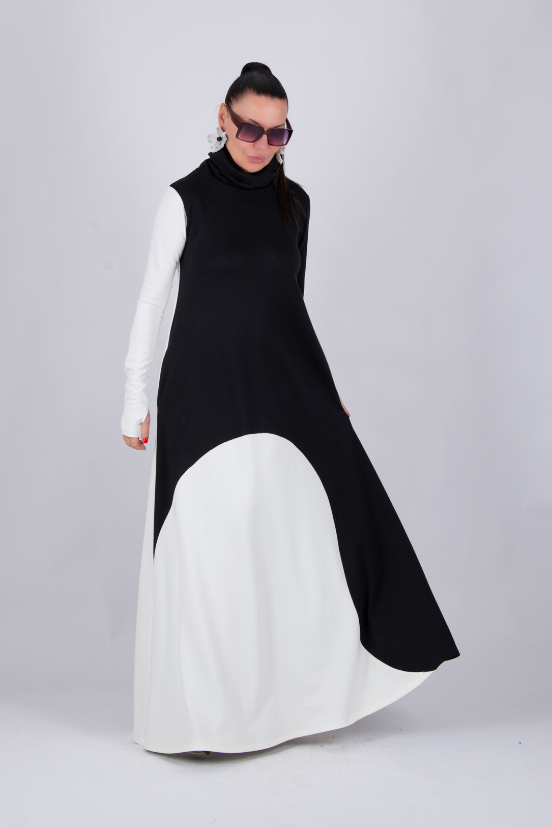 Black and white A-line punto milano dress Vivian - EUG Fashion 
