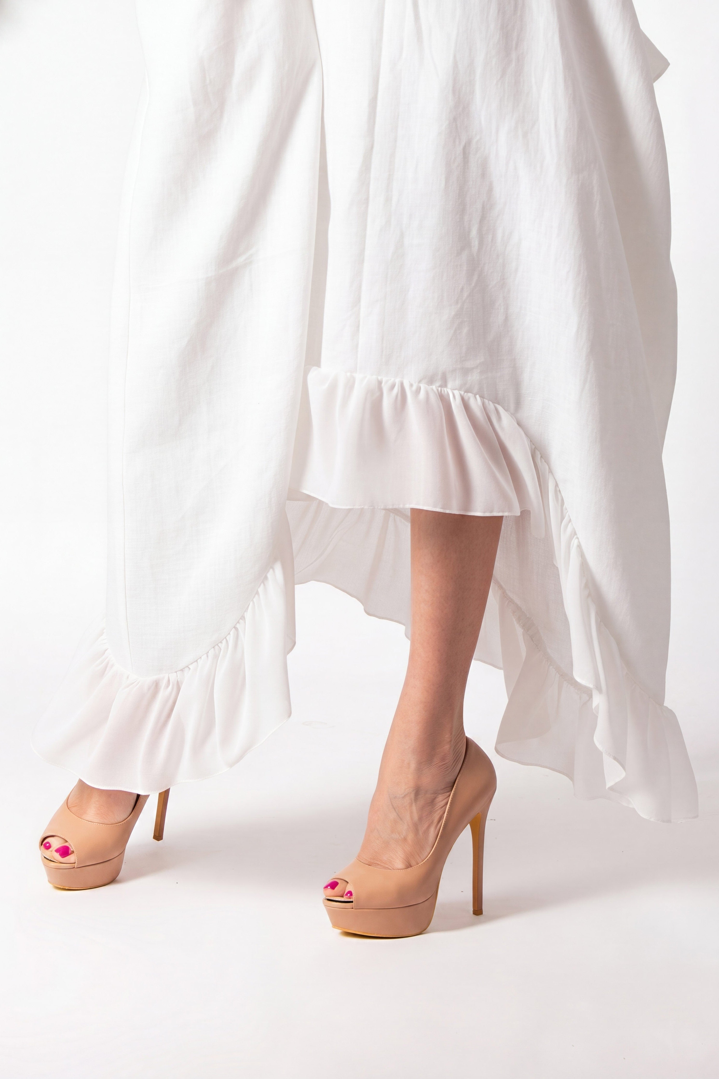 White dress with ruffled hem  - eug fashion