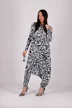 Black white stretch jersey harem jumpsuit - geometric and lettering print, boat neckline and narrow sleeves, Marla | EUG Fashion