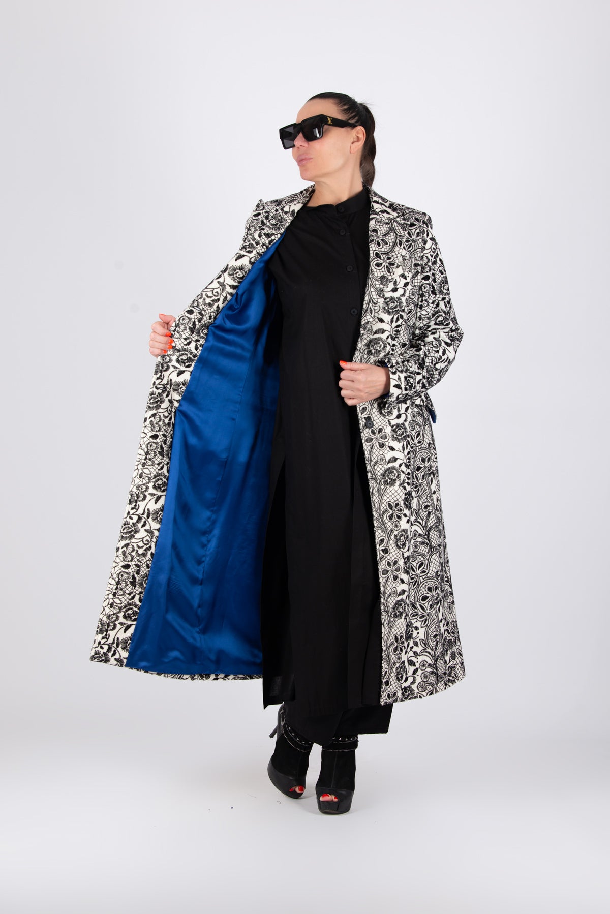 Off-white embroidered wool coat Astela with blue lining and notched lapel - EUG Fashion #off-white
