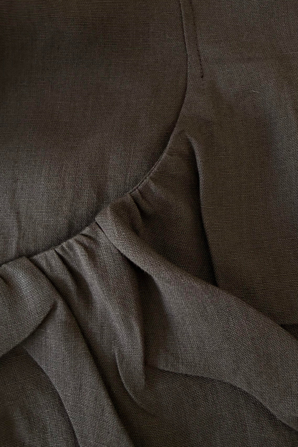 Dark brown tailored linen blazer with gathered peplum hem and lapel collar - single-button closure, Amore | EUG Fashion #dark-brown
