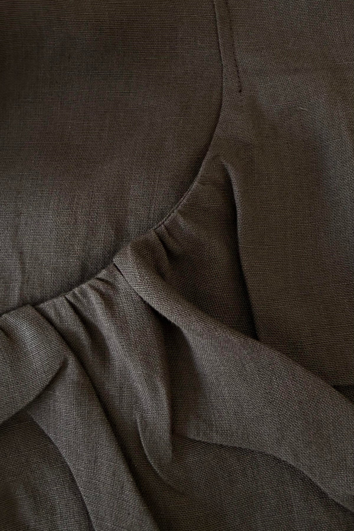 Dark brown tailored linen blazer with gathered peplum hem and lapel collar - single-button closure, Amore | EUG Fashion #dark-brown
