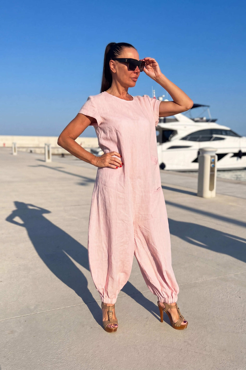 loose-fit-woman-linen-jumpsuit #baby-pink
