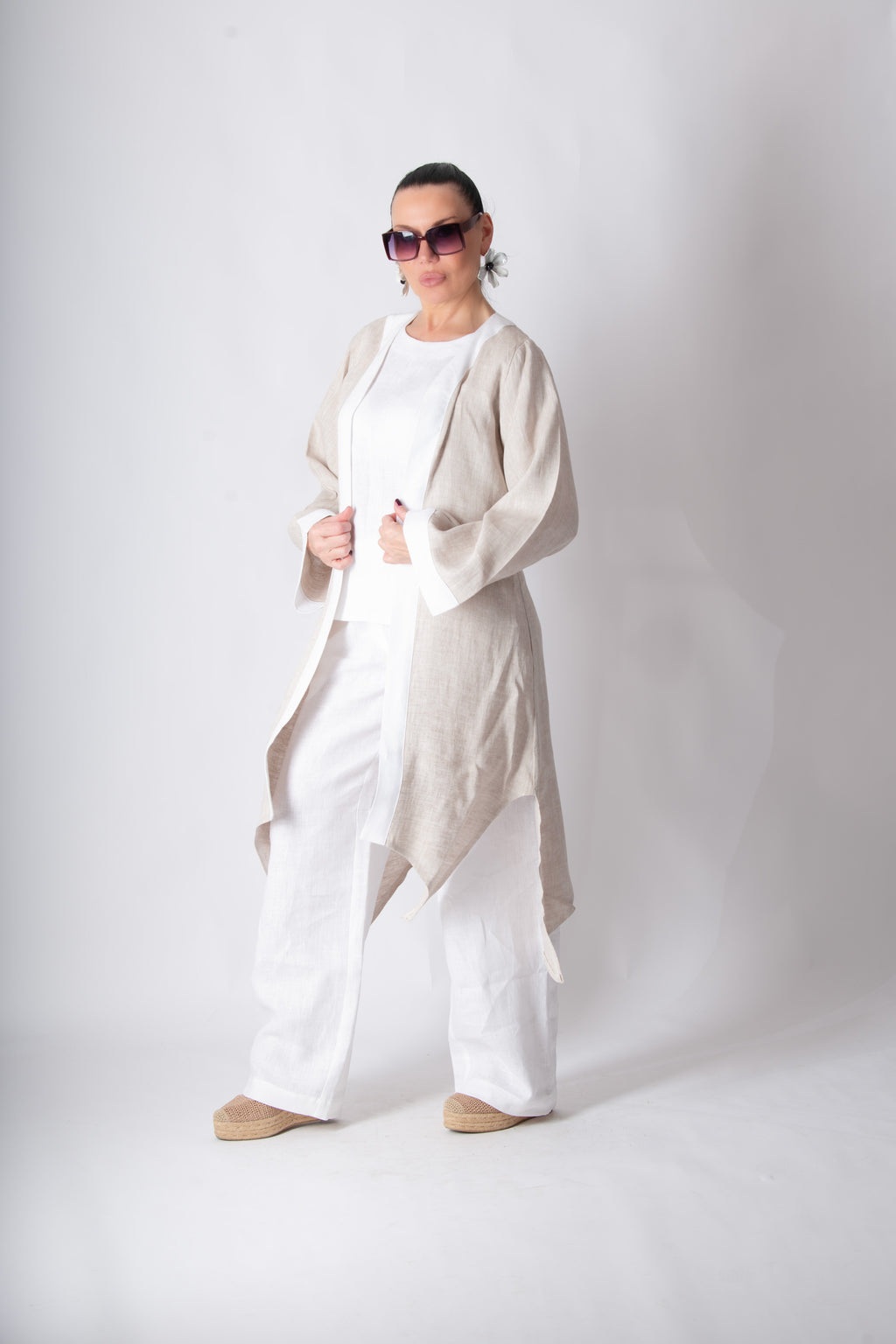 woman linen outfit #white