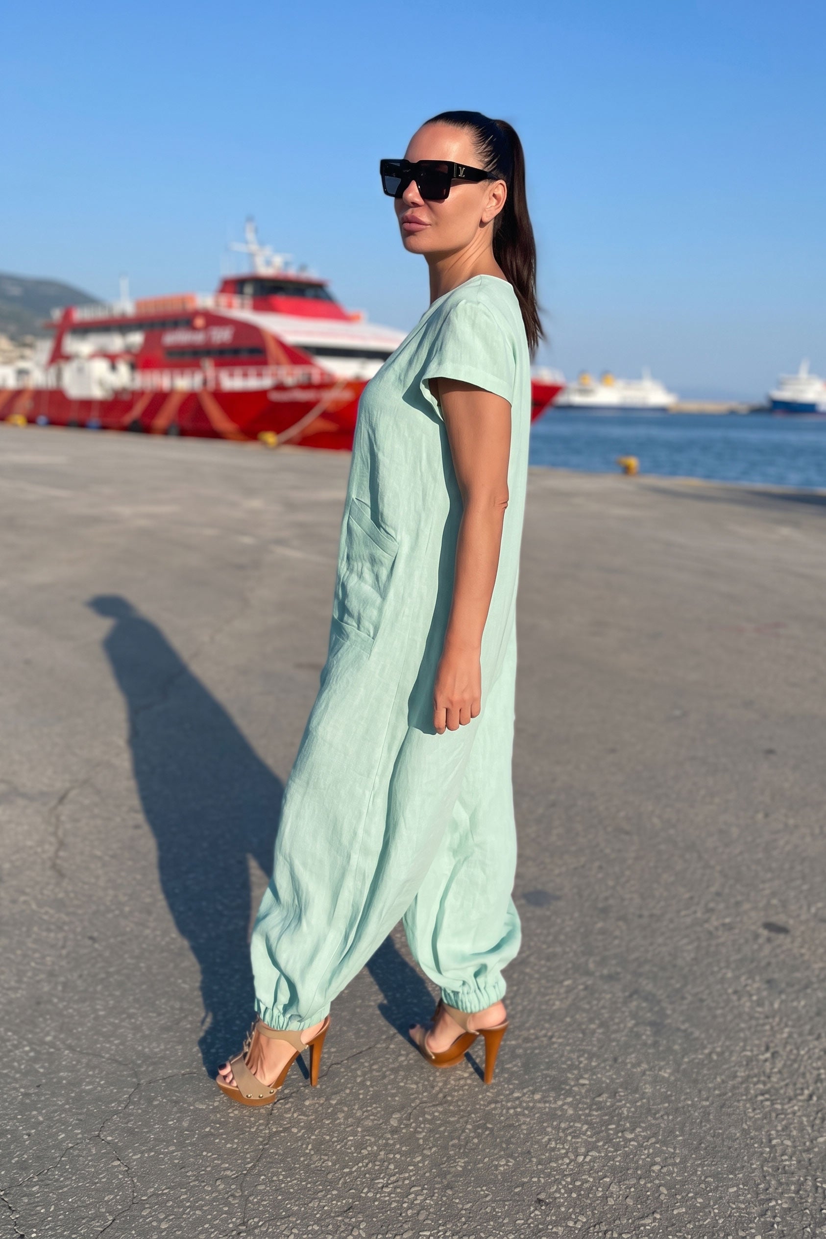 loose-fit-woman-linen-jumpsuit #mint-green