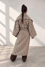 Brown houndstooth wool coat with shawl collar and waist belt - long silhouette, no lining, Ofelia | EUG Fashion #brown
