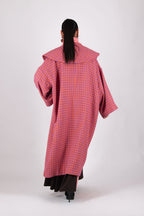 Pink-orange houndstooth cape coat with contrasting lining and wide sleeves - loose silhouette, Siri | EUG Fashion