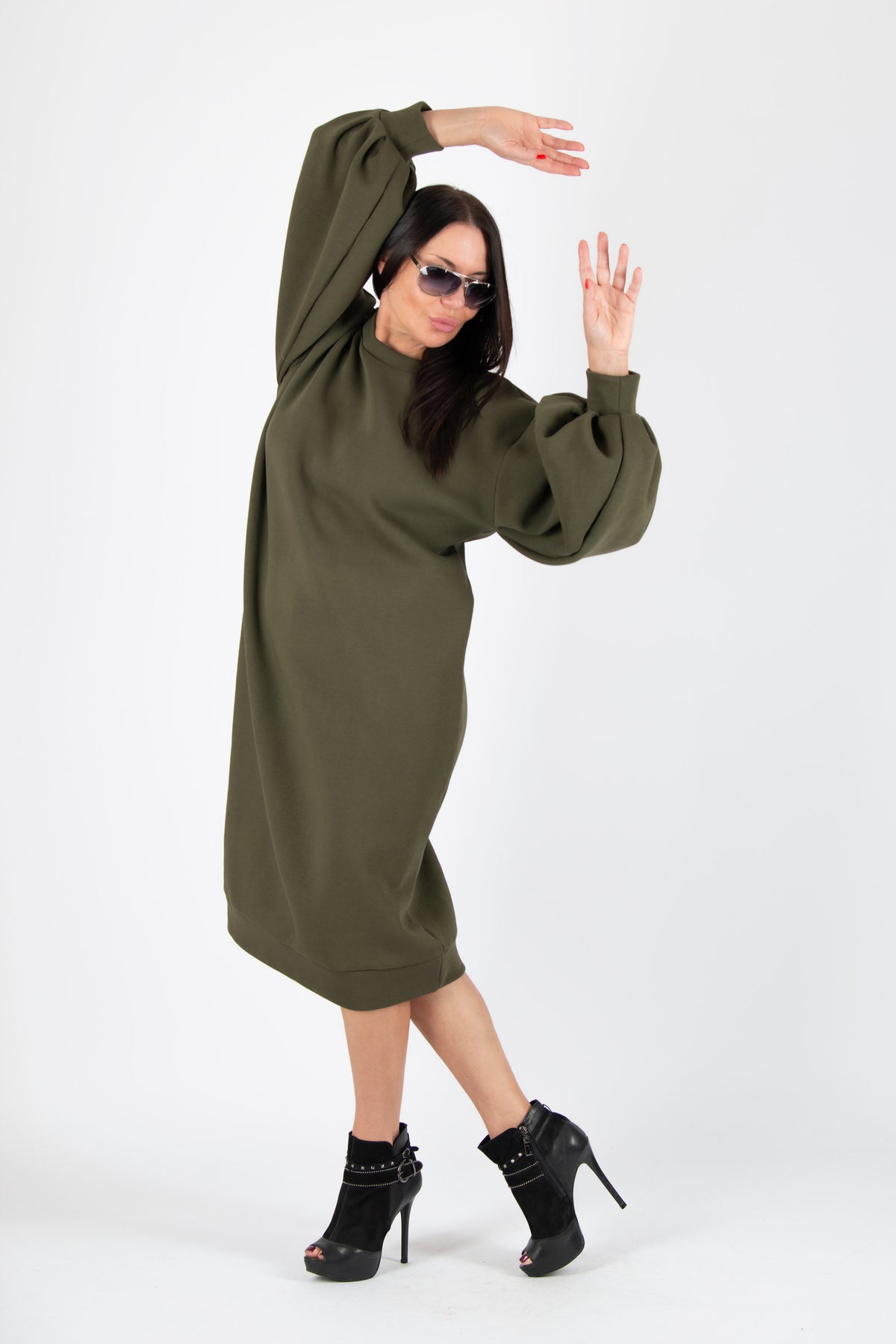 Military green wadded cotton sweatshirt dress with bishop sleeves and side pockets - wide long silhouette, Karina | EUG Fashion #military-green
