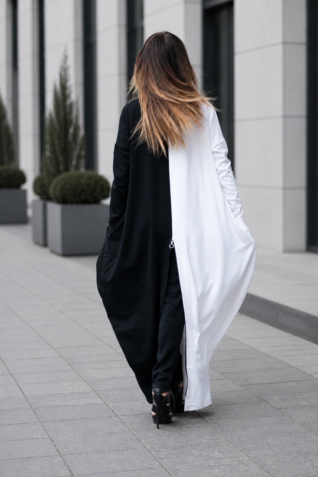 Black and white two-tone punto milano maxi dress Wendy - EUG Fashion 