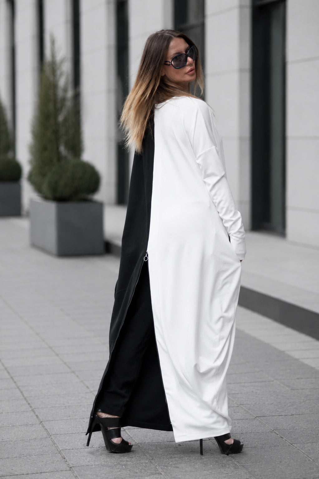 Black and white two-tone punto milano maxi dress Wendy - EUG Fashion 