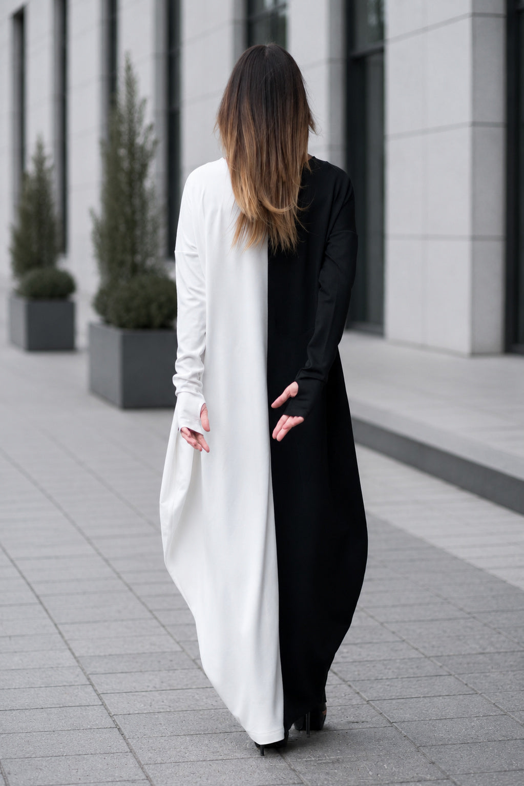 Black and white two-tone punto milano maxi dress Wendy - EUG Fashion 