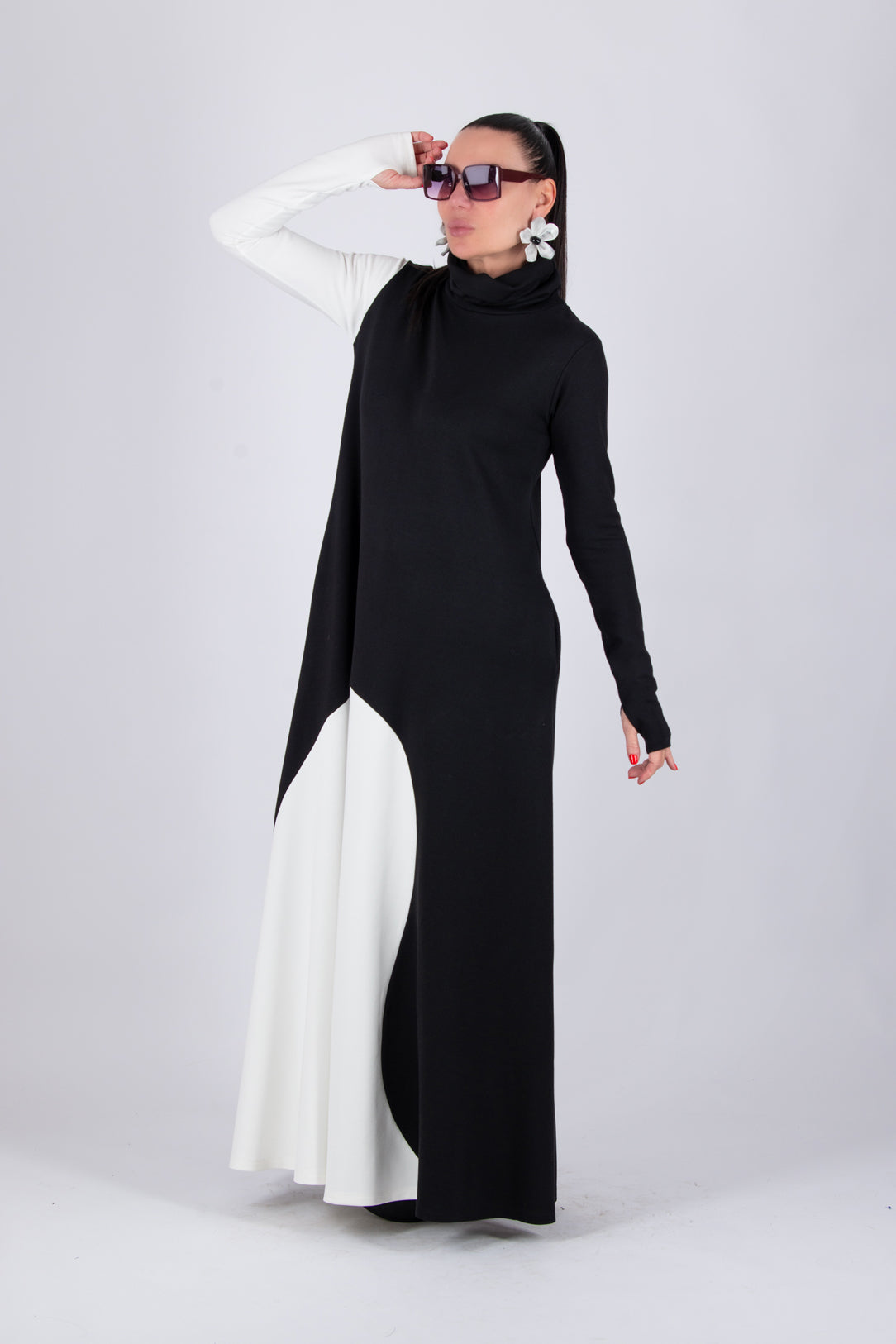 Black and white A-line punto milano dress Vivian - EUG Fashion 
