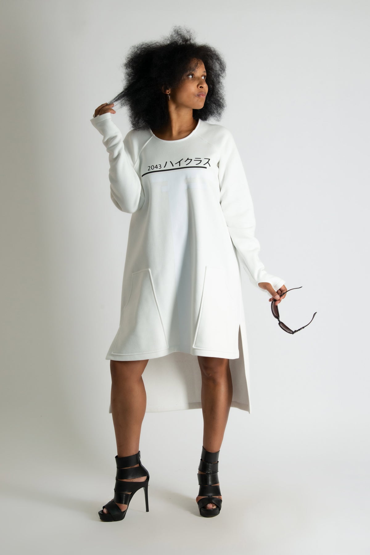 White wadded cotton sweatshirt dress with Japanese script print and side pockets - casual sporty everyday style, Izabel | EUG Fashion #white
