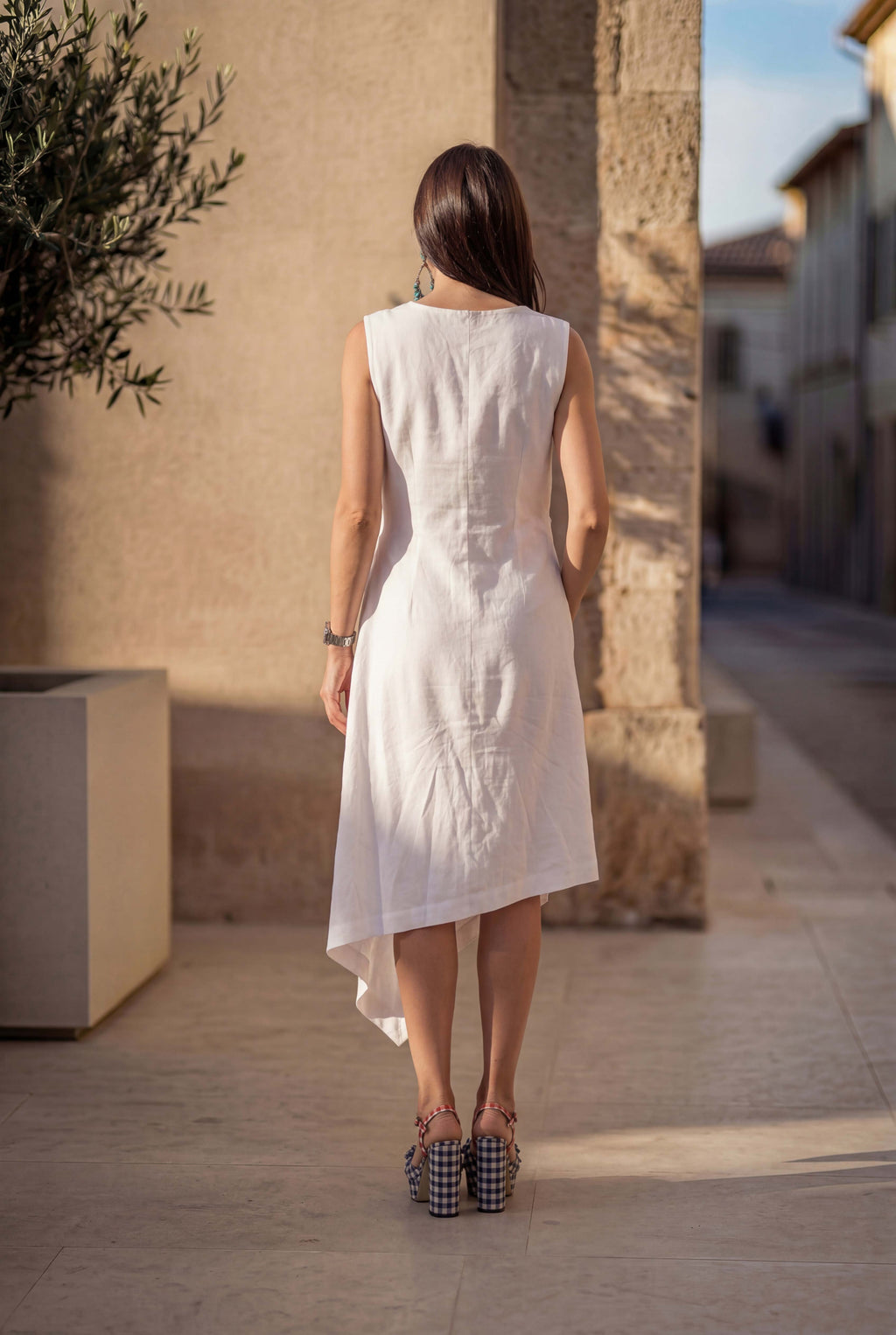 white-linen-midi-dress