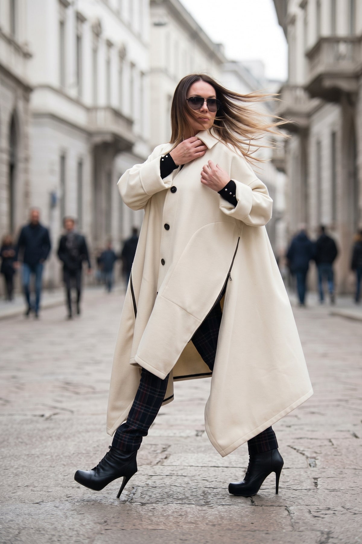 Off-white cashmere-feel cape coat with decorative side zippers and classic collar - asymmetric unlined design, Federica | EUG Fashion #off-white
