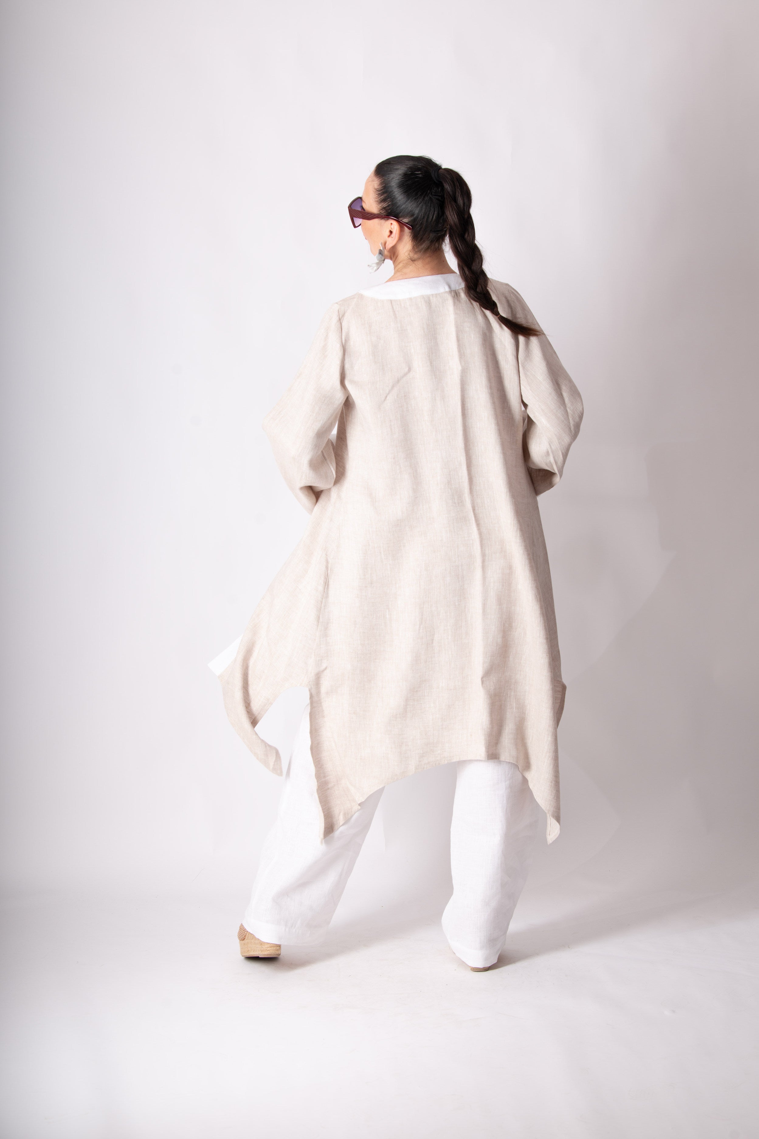 woman linen outfit #white