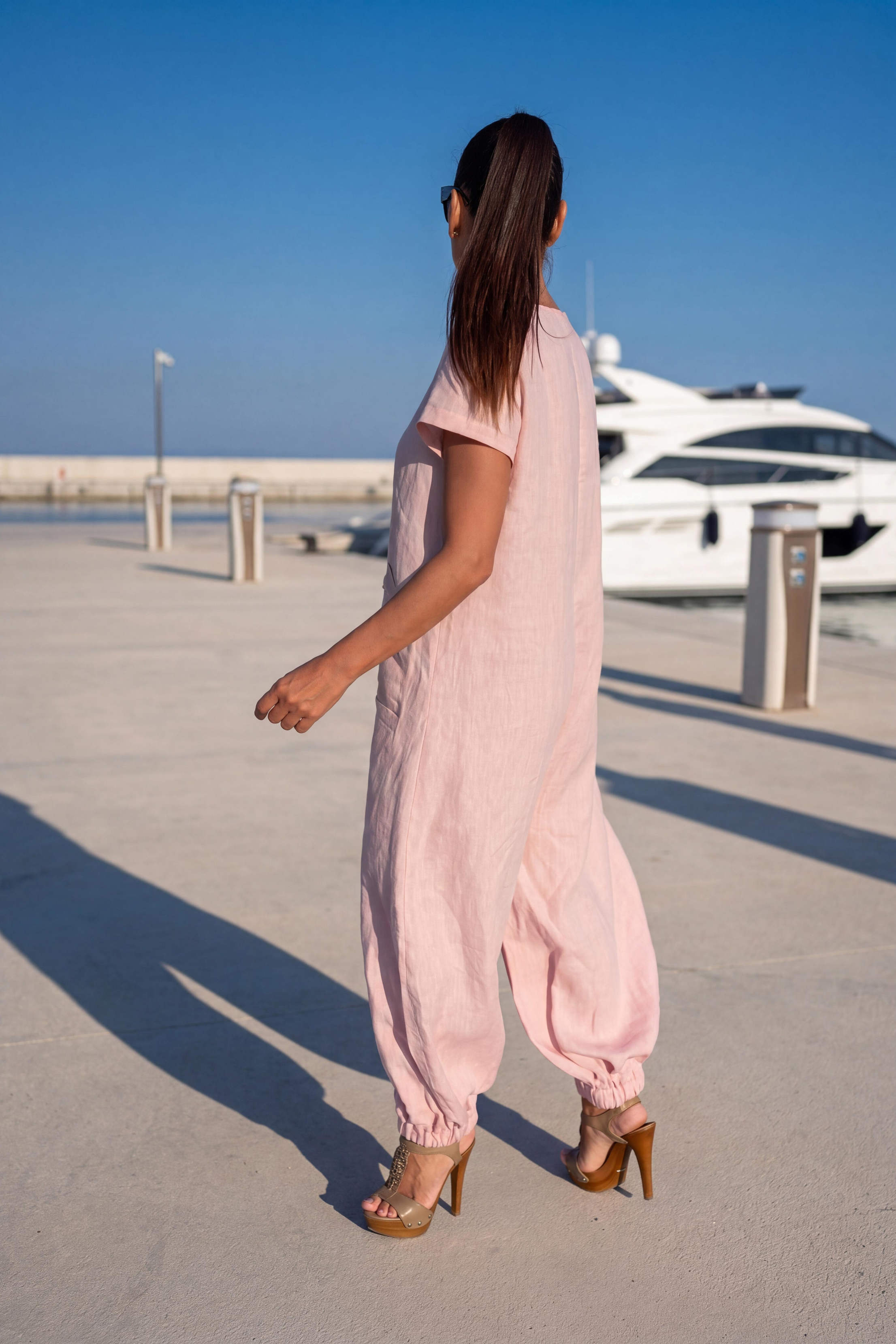 loose-fit-woman-linen-jumpsuit #baby-pink