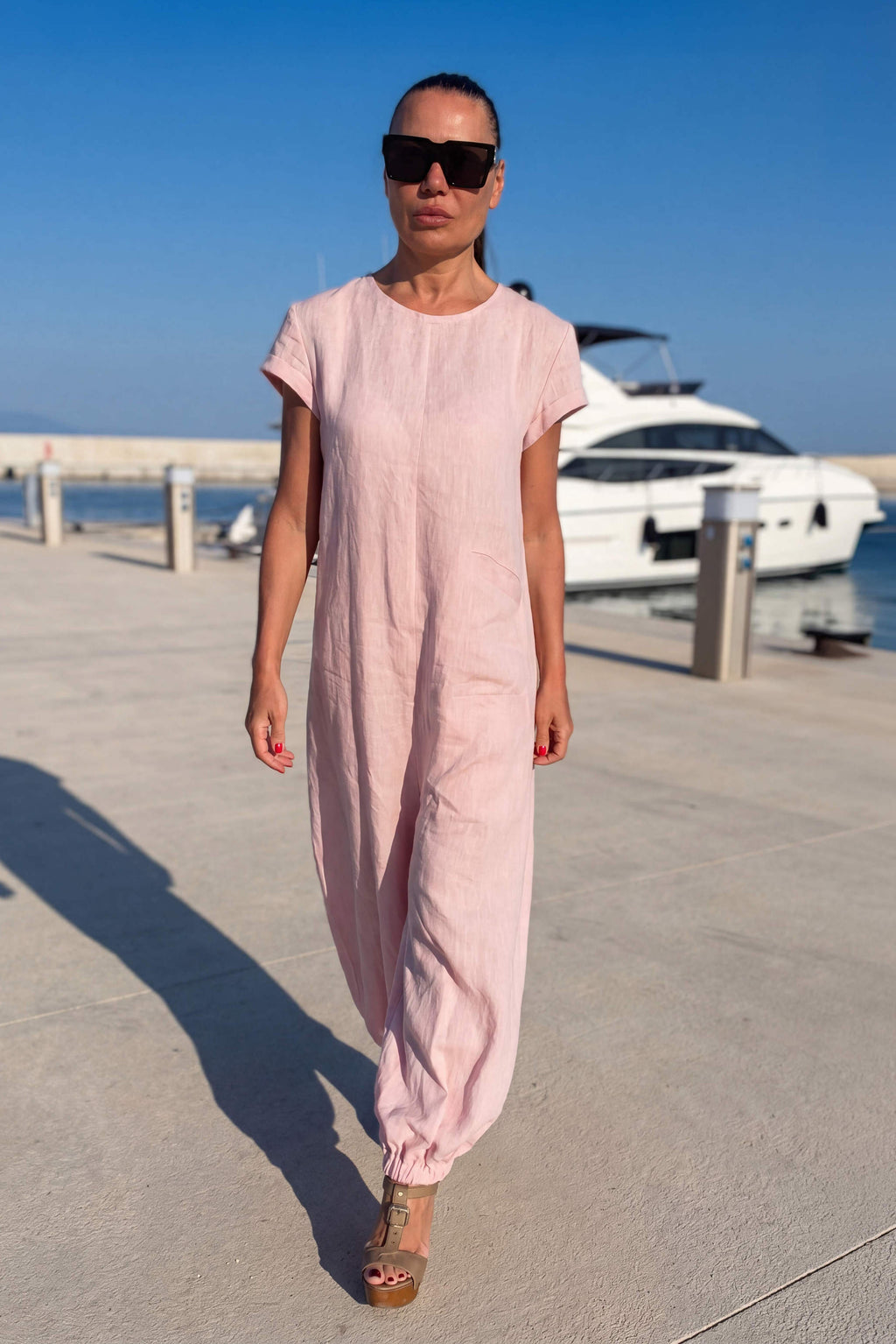 loose-fit-woman-linen-jumpsuit #baby-pink