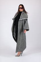 Black and white houndstooth winter coat Ofelia with belt - EUG Fashion #houndstooth
