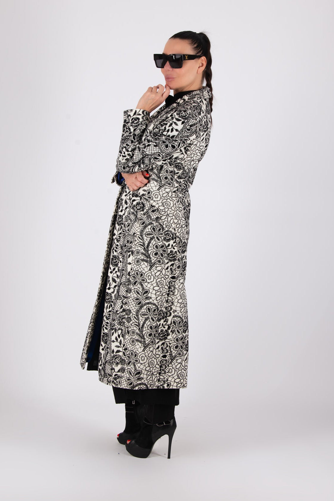 Off-white embroidered wool coat Astela with blue lining and notched lapel - EUG Fashion #off-white
