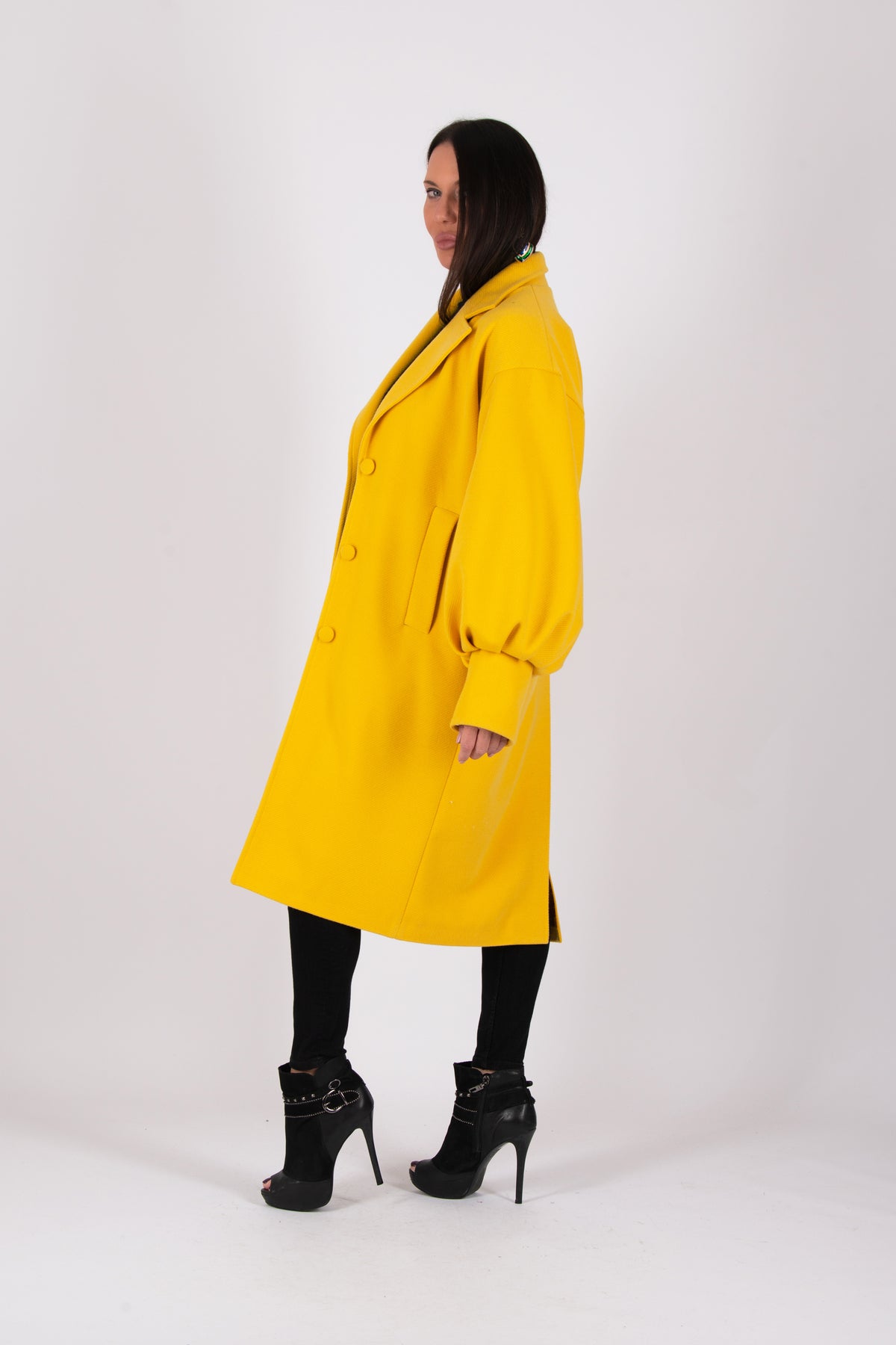 Yellow cashmere-feel coat with puff sleeves and lapel collar - button closure, lined side pockets, Pasha | EUG Fashion #yellow
