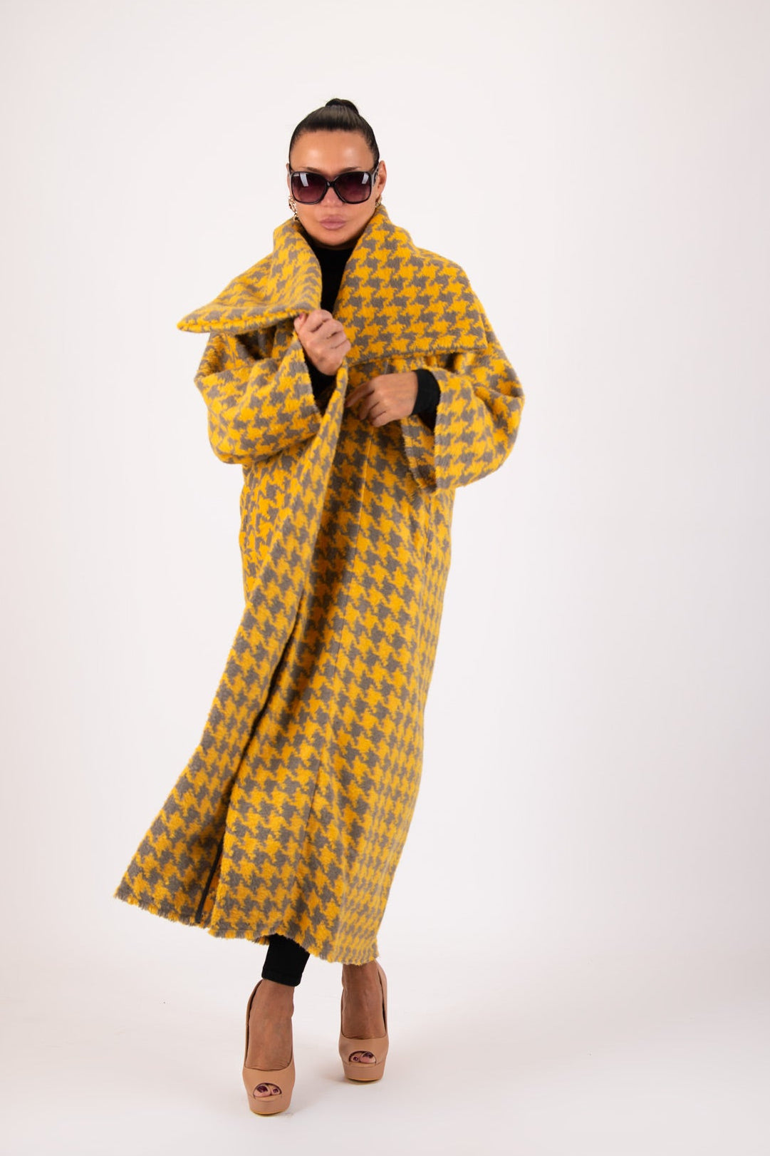 Yellow and light grey houndstooth winter coat Ofelia with belt - EUG Fashion #yellow